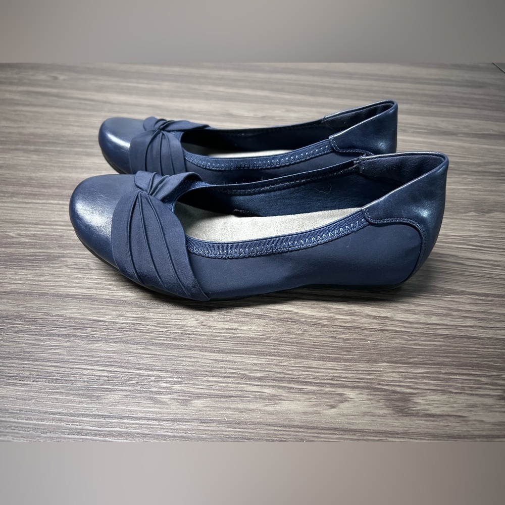 WOMENS YUU MARCEL CLOSED TOE SLIP- ON COMFORT SHOES SZ 7